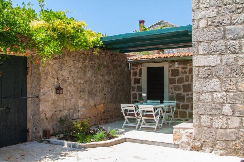 Villa Lucivana For Deep Rest & Brief Remote Work Gruda المظهر الخارجي الصورة